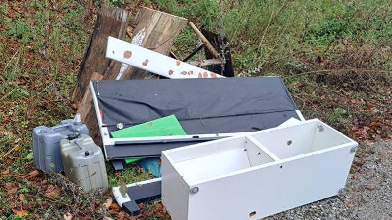 Abfallentsorgung im Wald ist verboten und birgt Gefahren: Landesforsten  verfolgen wilde Müllplätze im Solling