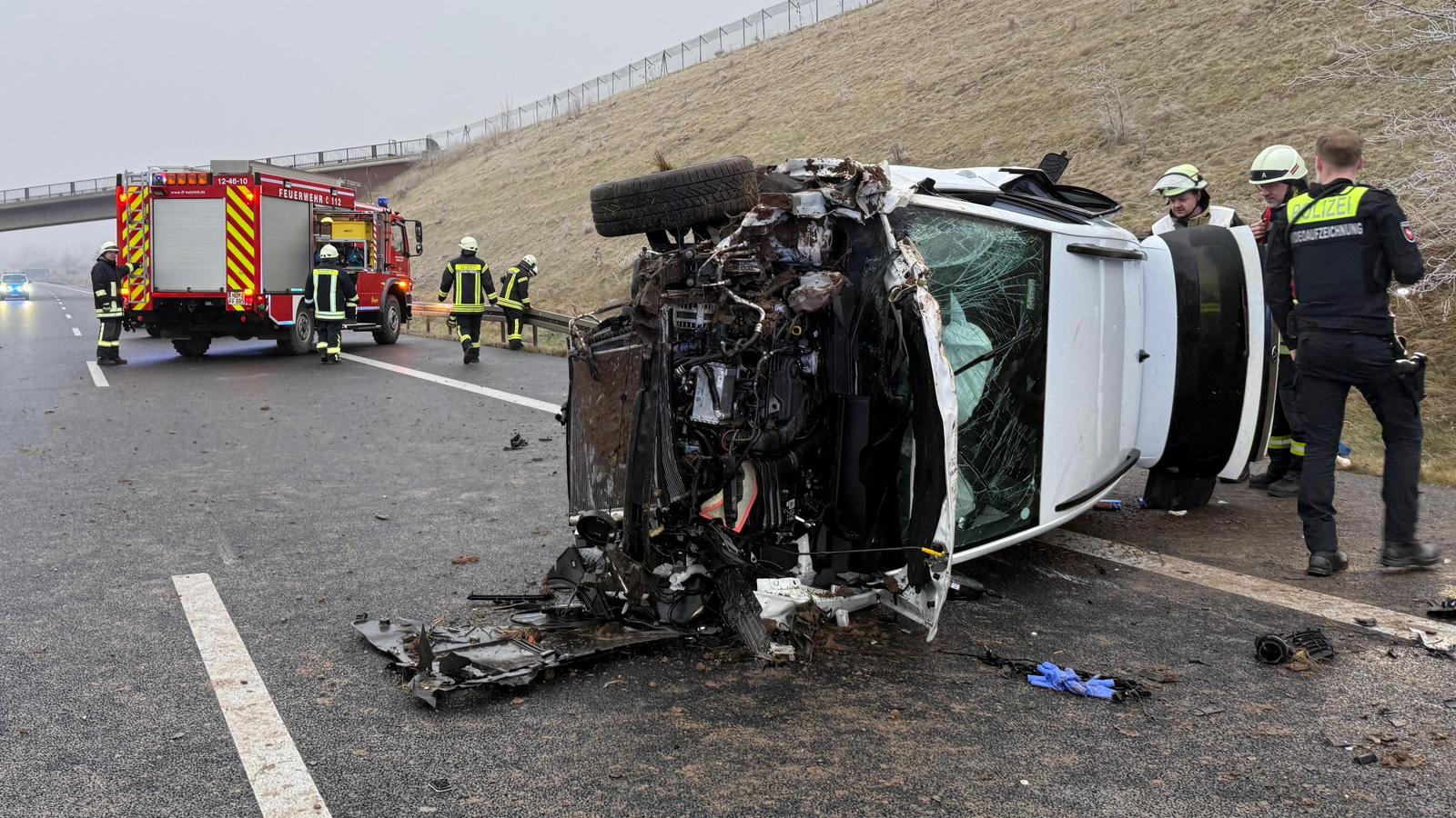 Schwerer Verkehrsunfall auf der A7 zwischen Echte und Seesen fordert fünf Verletzte