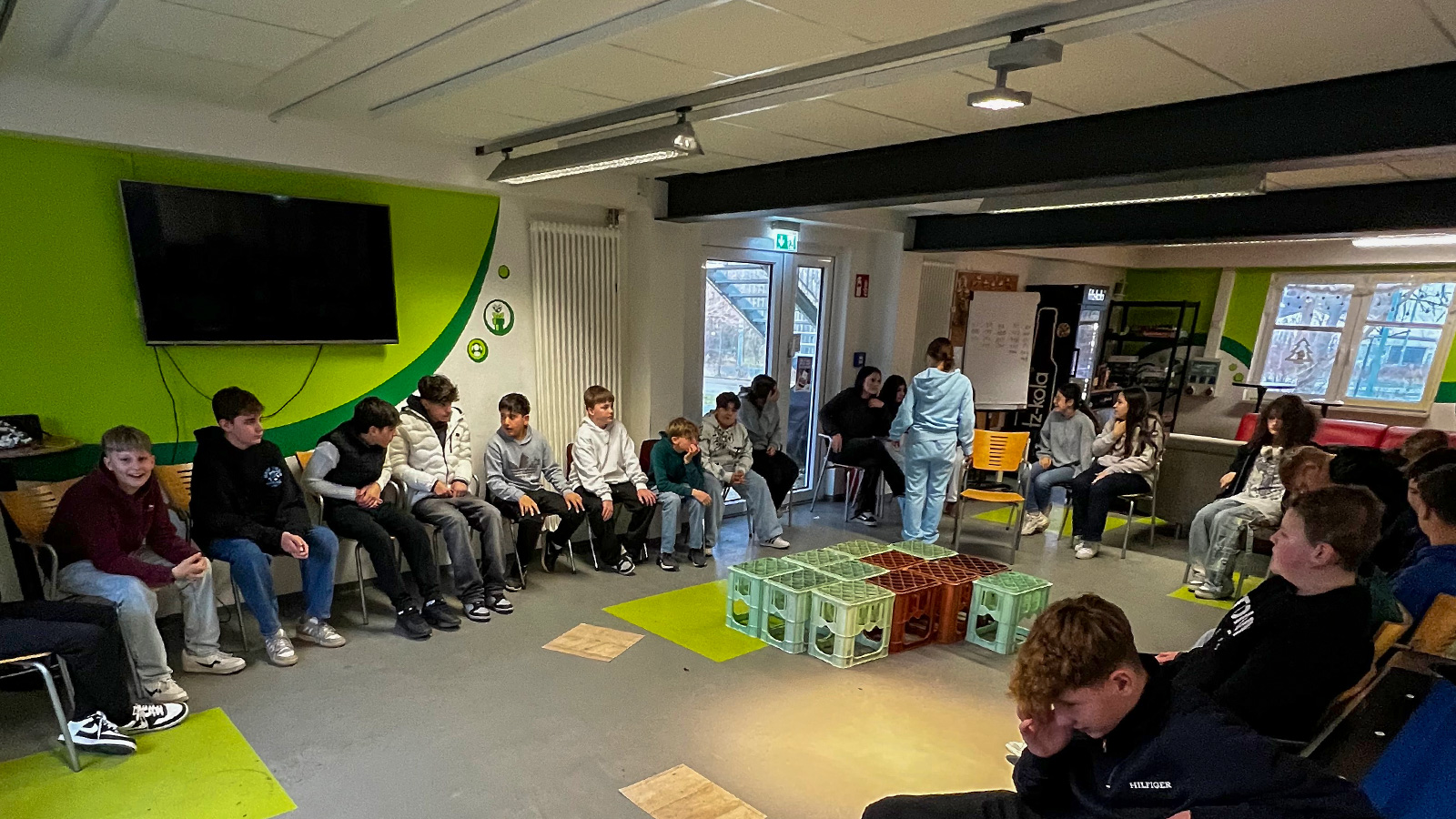 Sozialtraining stärkt Teamgeist: Löns-Realschule Einbeck setzt auf gemeinsames Lernen im Projekt „Handgreiflich“