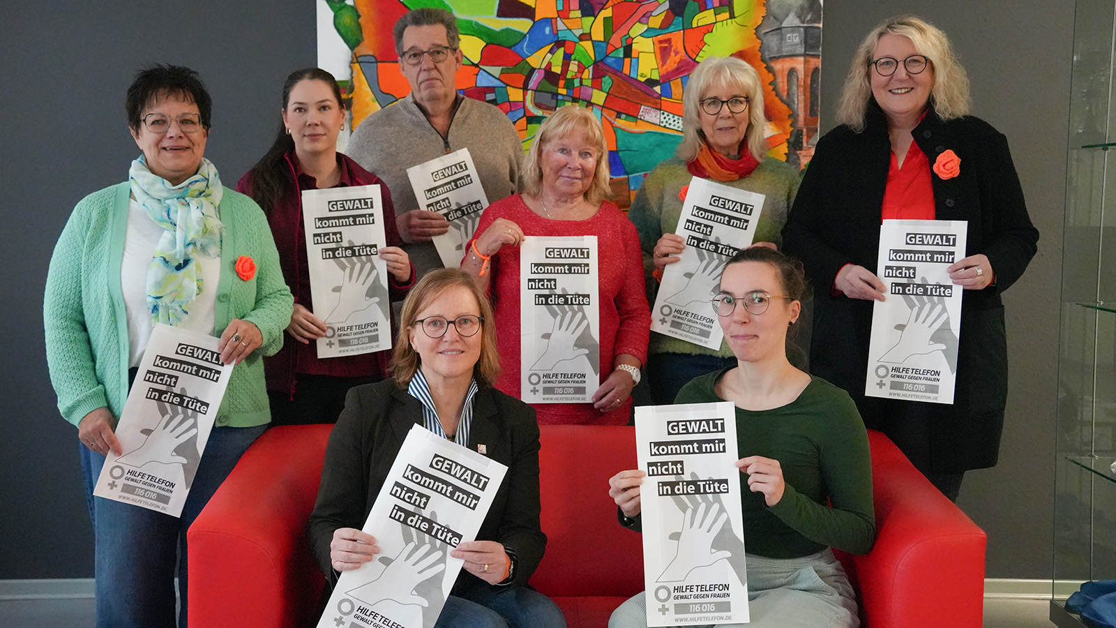 „Gewalt kommt mir nicht in die Tüte“ – Brötchentütenaktion anlässlich des Orange Days in Einbeck 