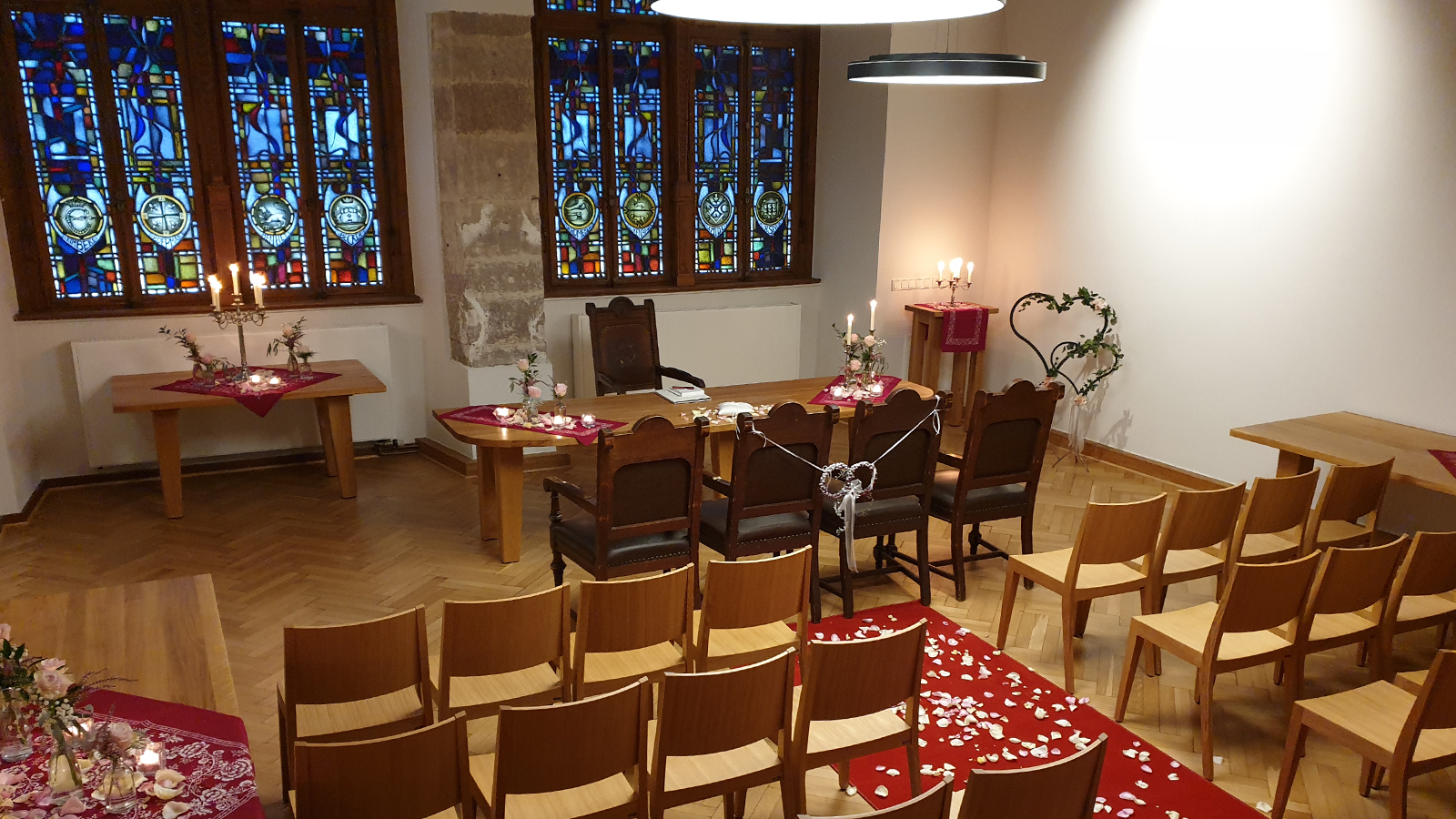 Kerzenschein, roter Teppich und Live-Musik: Einbeck feiert die Hochzeitsnacht