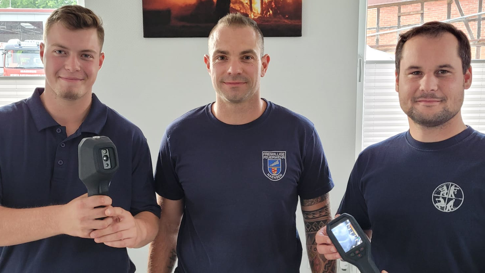 Zwei neue Wärmebildkameras an die Ortsfeuerwehr Naensen übergeben: Investition in mehr Sicherheit für die Bevölkerung und die eigenen Einsatzkräfte