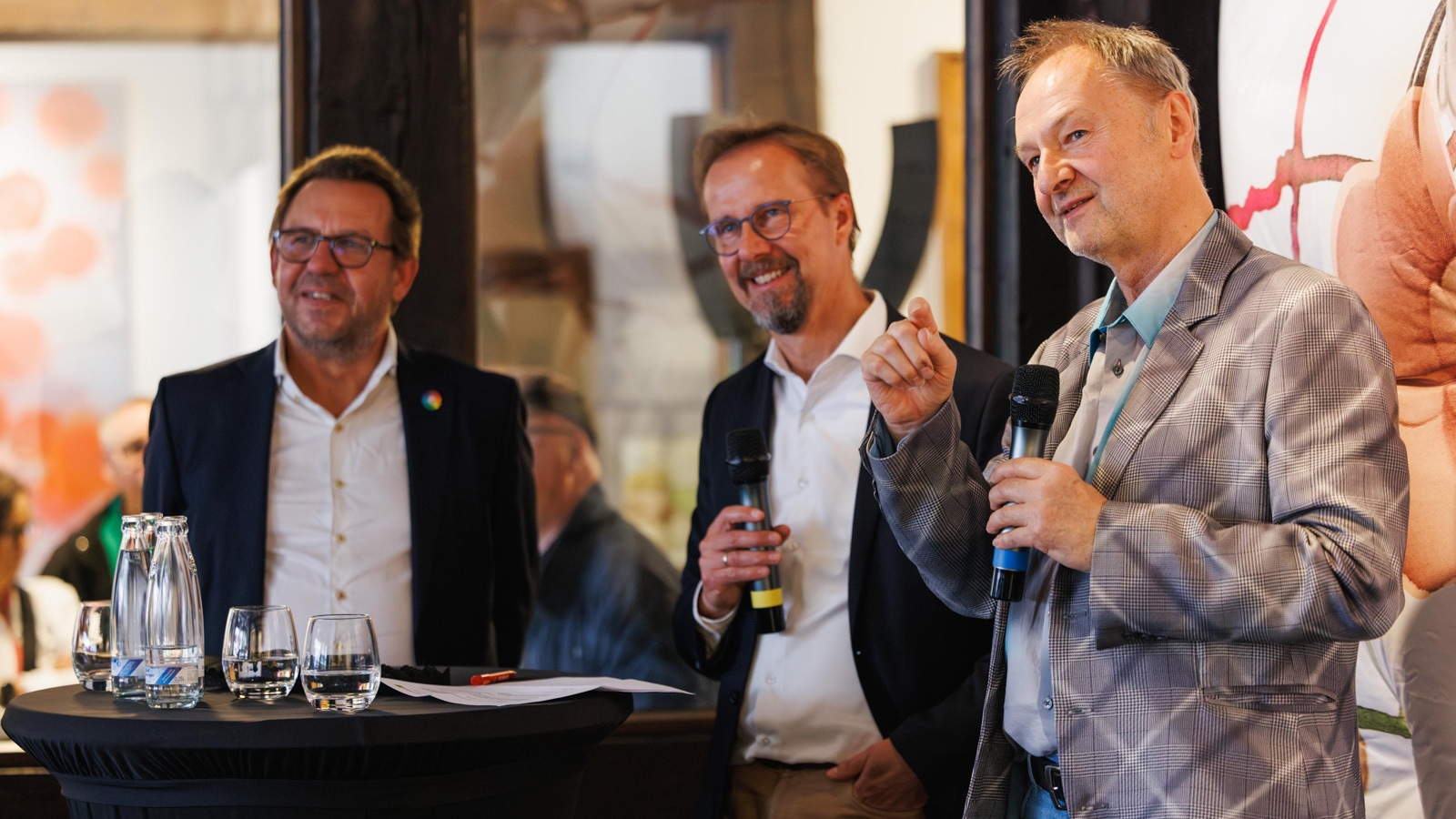 KWS Art Lounge zeigt mit „try & error“ Werke des Malers Wolfgang Ellenrieder in Einbeck