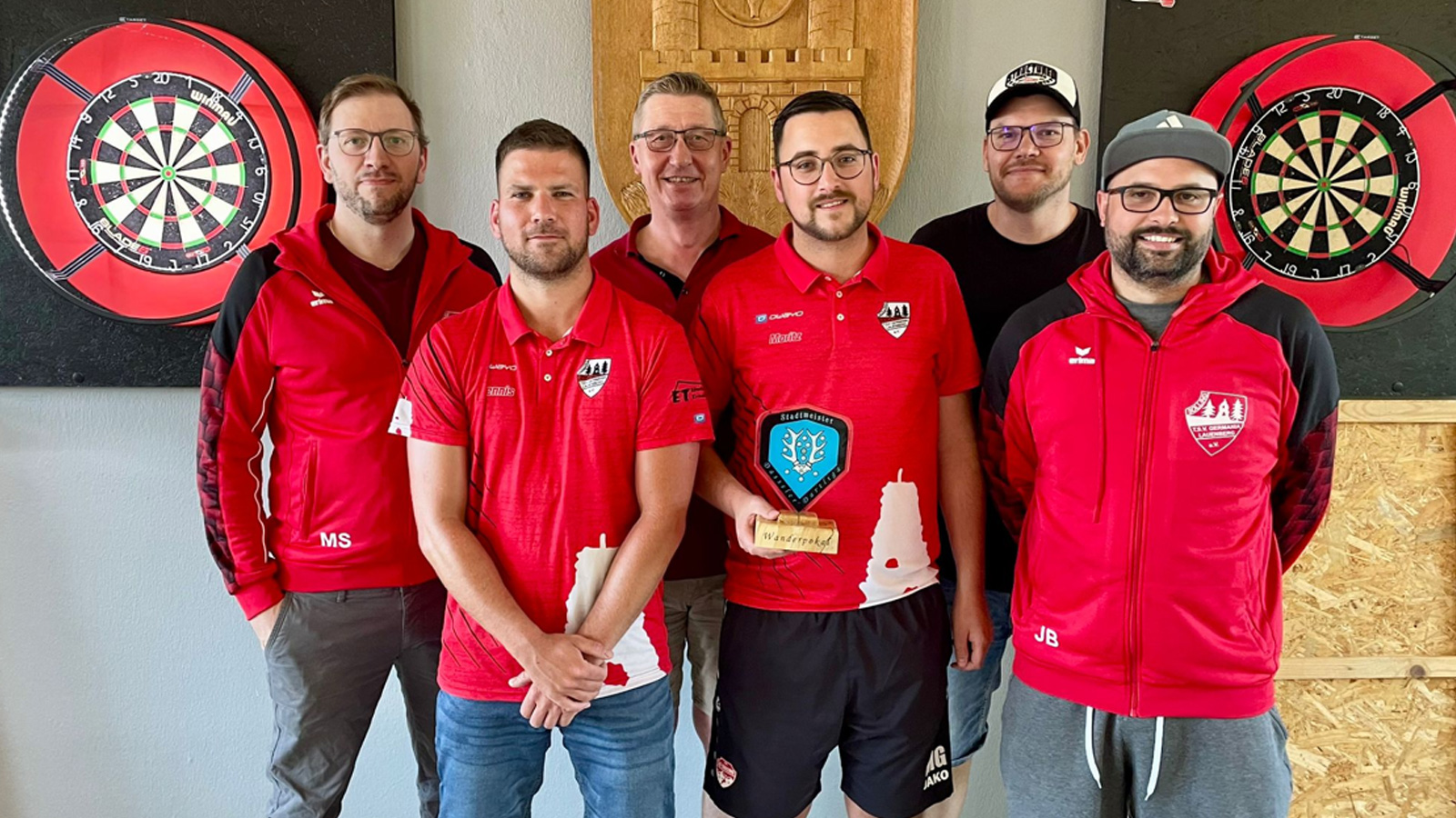 Lauenberger Dartteam „Red Lions 1“ gewinnt Stadtmeisterschaft mit einem Punkt Vorsprung