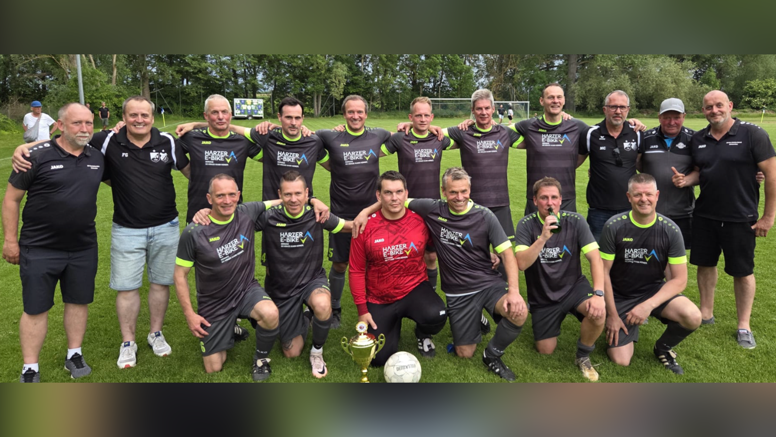 SG Markoldendorf/Amelsen gewinnt Ü40-Finale in Edemissen klar gegen SG Leinepolder