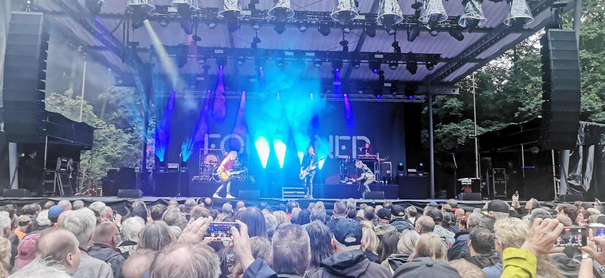 Foreigner feiern 50 Jahre Rockgeschichte mit emotionalem Abend in der Waldbühne Northeim