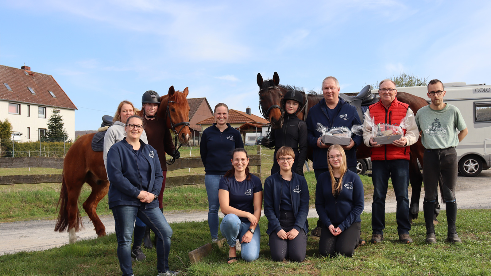 Verein freut sich über Unterstützung: Neue Ausrüstung und neue Trainerin im RFV Hilwartshausen-Lauenberg