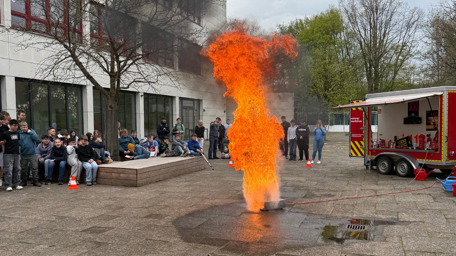 IGS Einbeck veranstaltet MINT-Tag mit Experimenten, Mitmachstationen und starken Partnern