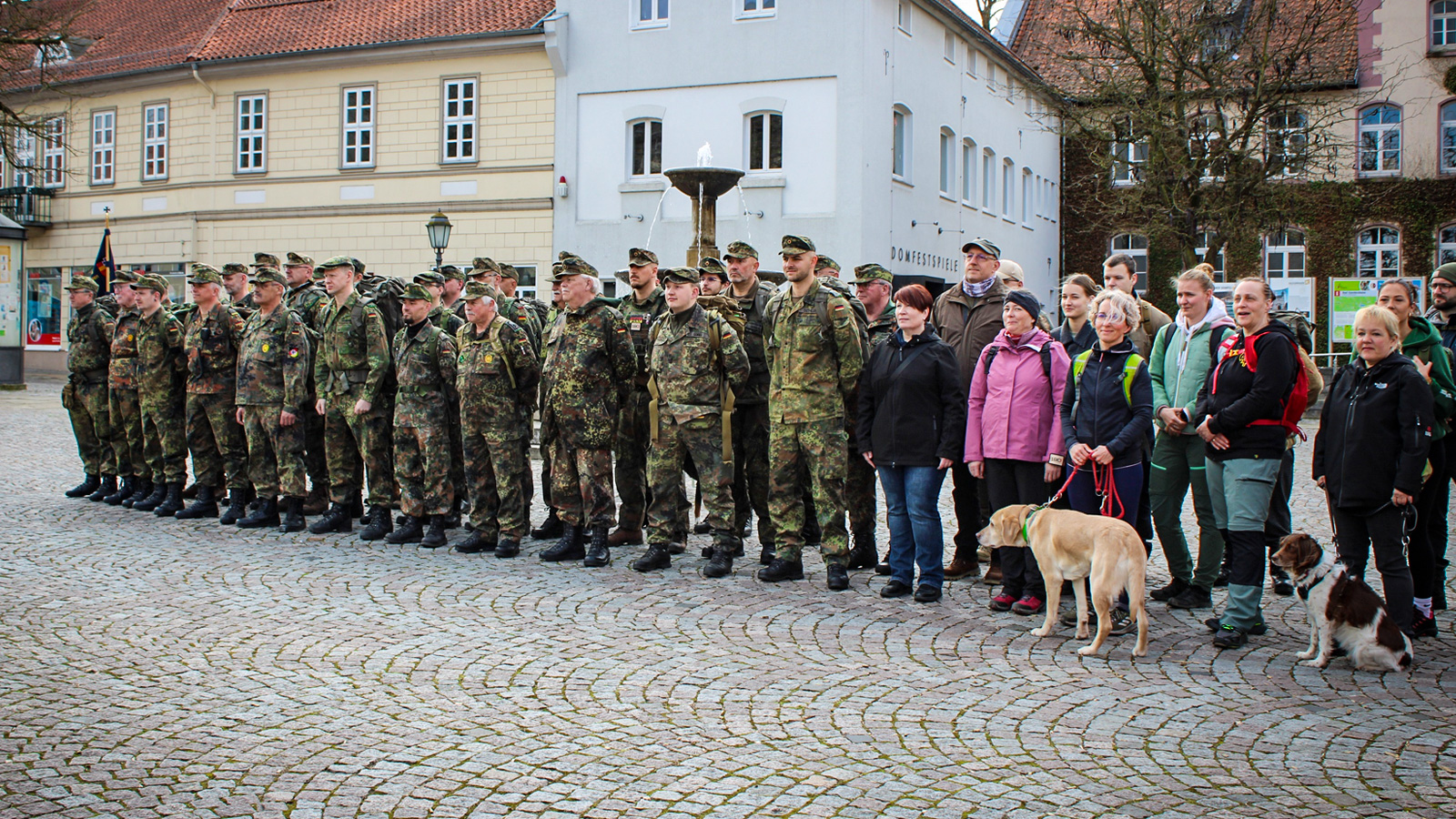 Gedenk- und Spendenmarsch „16K3“ in Bad Gandersheim erinnert an gefallene Soldaten