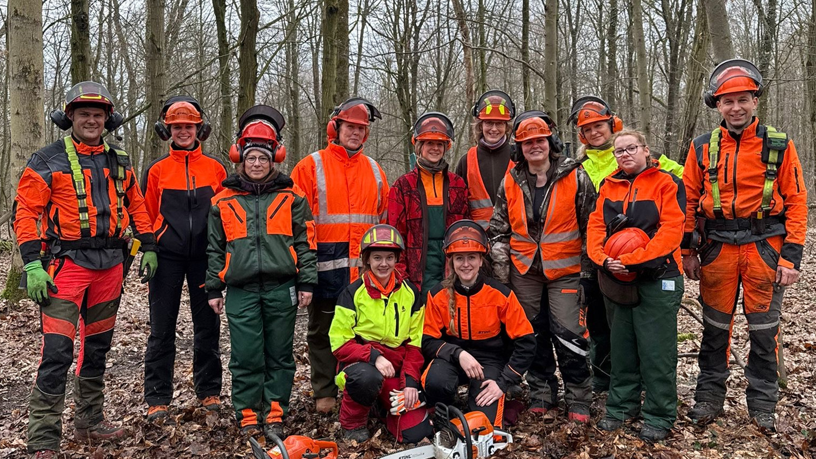 JägerInnen Südniedersachsen veranstalten Motorsägen-Seminar: Frauen aus Jagd und Feuerwehr nehmen teil