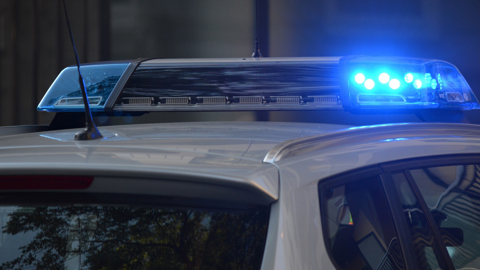 Wohnmobil in Dassel beschädigt: Polizei sucht Zeugen nach Verkehrsunfallflucht